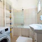 Light Design Apartment Close To City Park&Bath